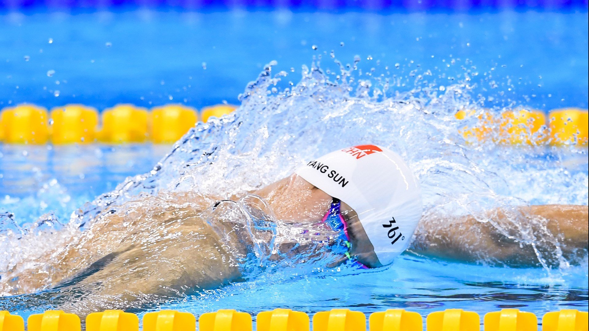 “水上救生：三叉湖游泳馆的极速反应与精准救援”