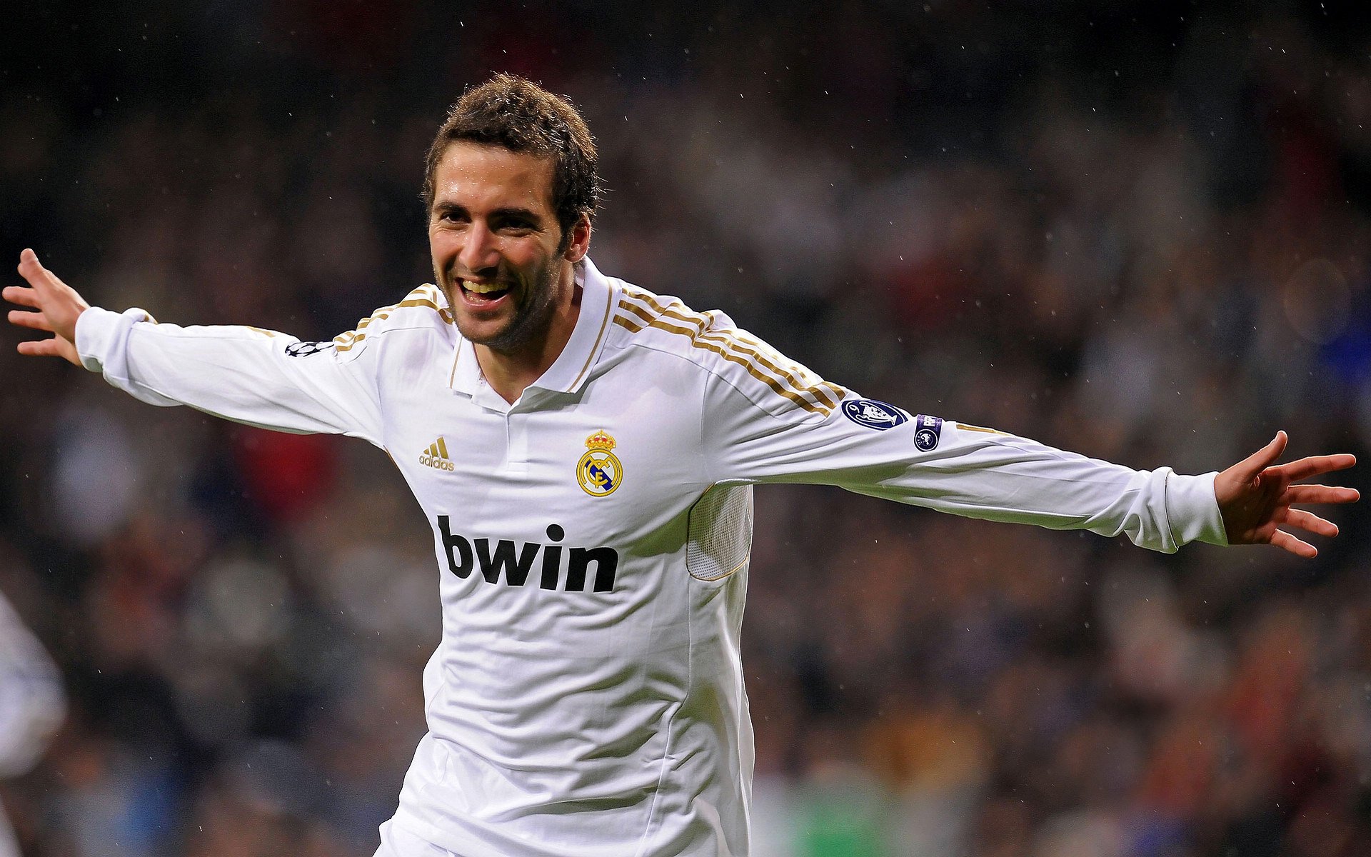 主教练下课前球队表现是否有明显战术信号，主教练上场比赛