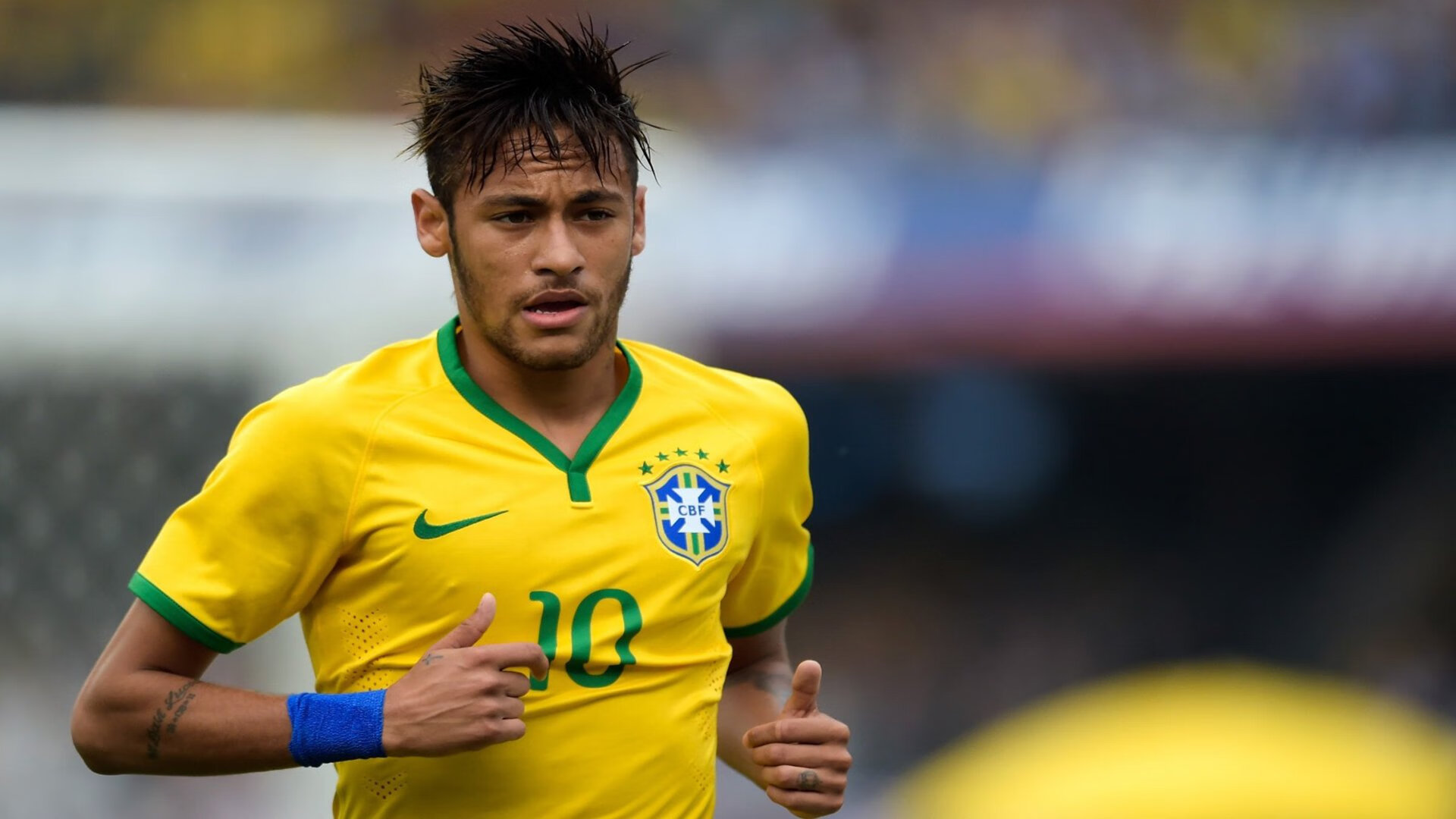 开云体育官网在线-田径赛道风云再起新人挑战纪录，田径运动赛